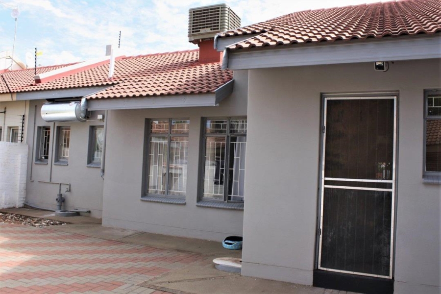 3 Bedroom Property for Sale in Rhodesdene Northern Cape